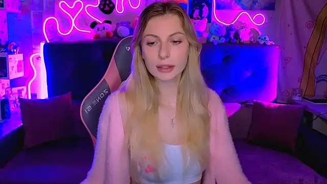 Maria Hunt online show from 11/26/25, 02:12