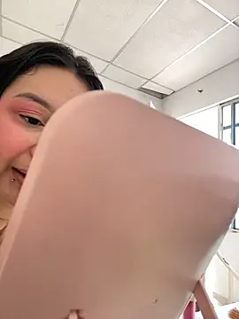 Pretty Isadora online show from 02/04/25, 05:34