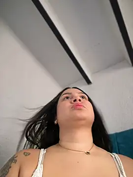 Pretty Isadora online show from 03/07/25, 09:38