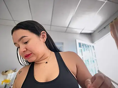 Pretty Isadora online show from 03/08/25, 07:42