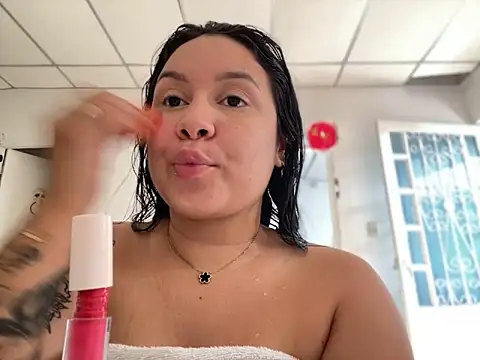 Pretty Isadora online show from 03/12/25, 09:03