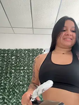 Pretty Isadora online show from 10/30/25, 07:25