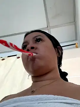 Pretty Isadora online show from 11/22/25, 02:27