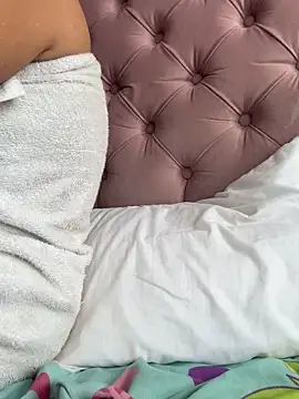 Pretty Isadora online show from 11/28/25, 07:05