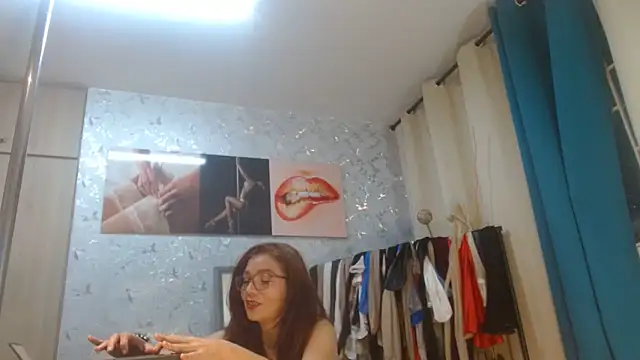 Samantabrown  online show from 06/16/26, 11:02