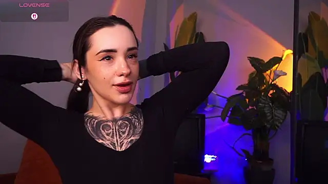 Snapshot of EvaCanton chatting on 03/15/26, 02:06 EvaCanton online show from 03/15/26, 02:06