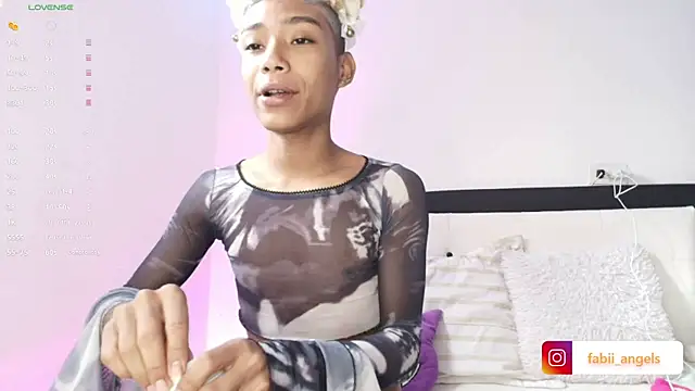 Snapshot of alejo_cute chatting on 12/12/24, 01:17 alejo cute online show from 12/12/24, 01:17