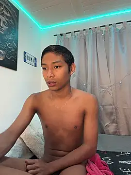 Snapshot of alejo_cute chatting on 05/31/26, 01:07 alejo cute online show from 05/31/26, 01:07