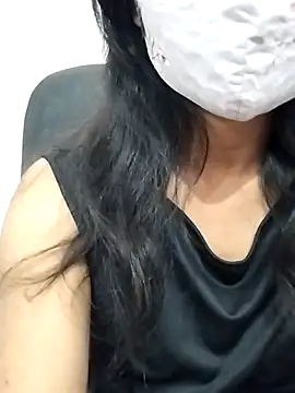 Snapshot of Triveni-Lovely chatting on 02/13/26, 08:32 Triveni-Lovely online show from 02/13/26, 08:32