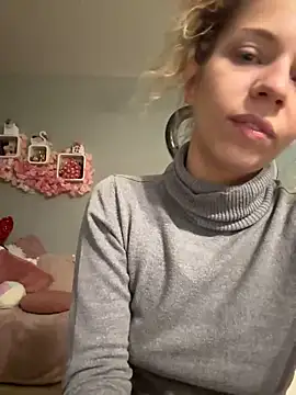 Snapshot of maddisonblush chatting on 02/23/25, 06:34 maddisonblush online show from 02/23/25, 06:34