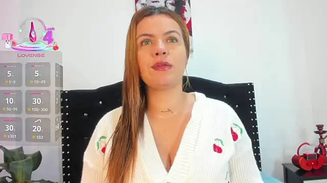 Snapshot of Alexandra_Torress chatting on 07/21/26, 12:29 Alexandra Torress online show from 07/21/26, 12:29