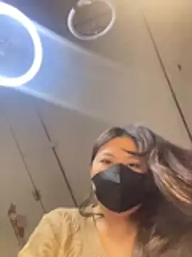 Snapshot of --Lyly-- chatting on 01/18/26, 04:16 --Lyly-- online show from 01/18/26, 04:16