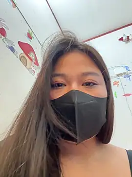 Snapshot of --Lyly-- chatting on 02/28/26, 04:13 --Lyly-- online show from 02/28/26, 04:13