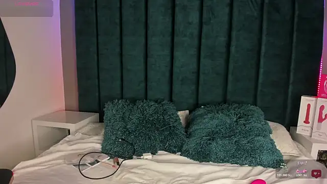 IsabellaGrey19 online show from 11/07/25, 07:47