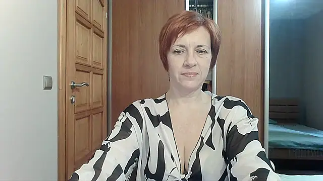 Snapshot of LoraLoraMay chatting on 04/13/26, 01:27 LoraLoraMay online show from 04/13/26, 01:27