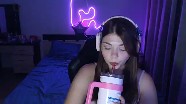 helengilmor online show from 09/10/25, 03:45