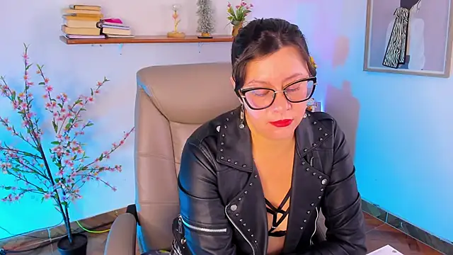 Chanelll Taylorr  online show from 06/22/26, 09:06