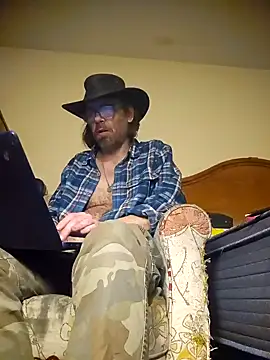 Snapshot of Geaux_Again chatting on 01/10/25, 12:15 Geaux Again online show from 01/10/25, 12:15