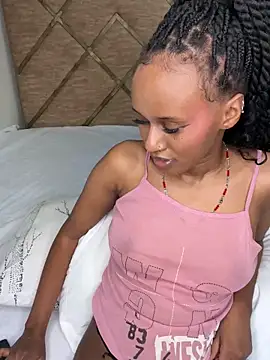 Snapshot of Star_Light2 chatting on 12/21/24, 02:19 Star Light2 online show from 12/21/24, 02:19