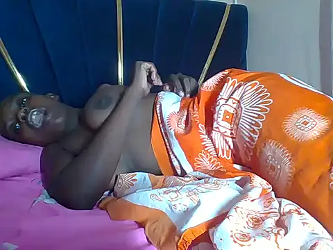 awino001 online show from 10/22/25, 06:18