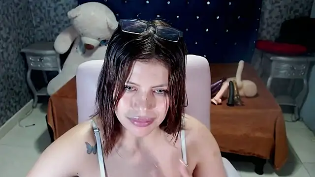 CurvyJulieth online show from 01/14/25, 07:06