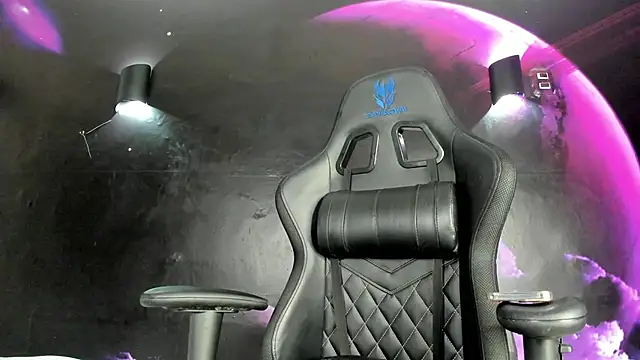 Snapshot of Lau_Beauty chatting on 01/24/25, 08:54 Lau Beauty online show from 01/24/25, 08:54