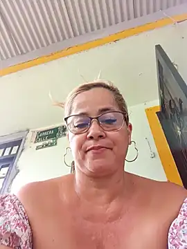 Snapshot of natally_ross21 chatting on 12/14/24, 03:25 natally ross21 online show from 12/14/24, 03:25