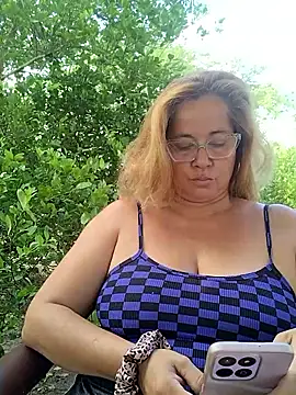 Snapshot of natally_ross21 chatting on 04/11/26, 02:10 natally ross21 online show from 04/11/26, 02:10