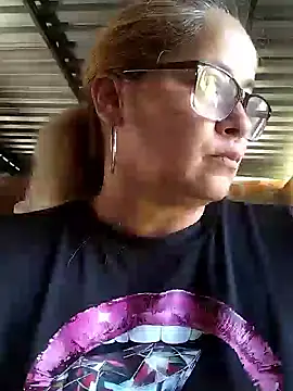 Snapshot of natally_ross21 chatting on 05/07/26, 02:44 natally ross21 online show from 05/07/26, 02:44