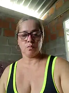 Snapshot of natally_ross21 chatting on 06/21/26, 05:59 natally ross21 online show from 06/21/26, 05:59