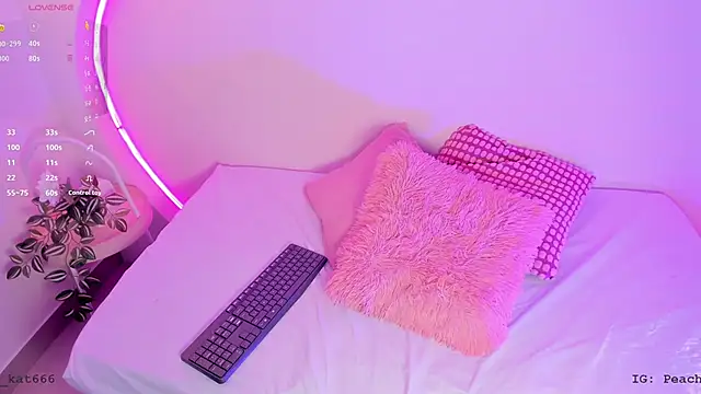 katiepeach  online show from 02/08/25, 01:11