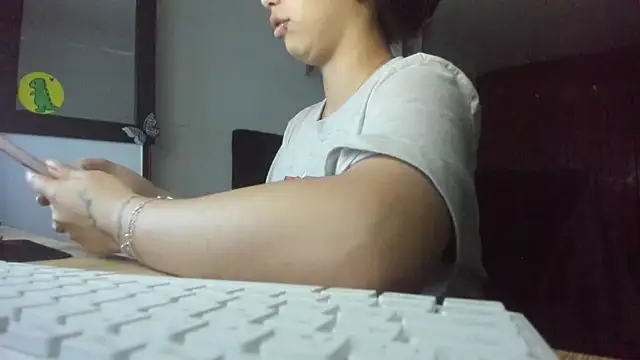 Fiore Sanz  online show from 12/23/24, 11:17