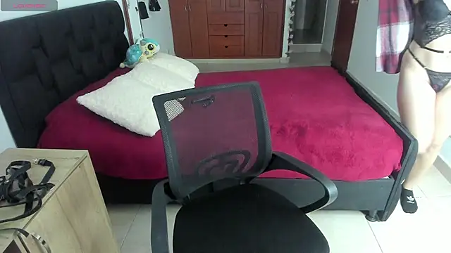 Fiore Sanz  online show from 02/22/25, 02:06