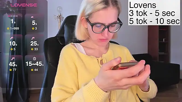 Snapshot of Sexy_Sweets chatting on 11/07/25, 09:31 Sexy Sweets online show from 11/07/25, 09:31