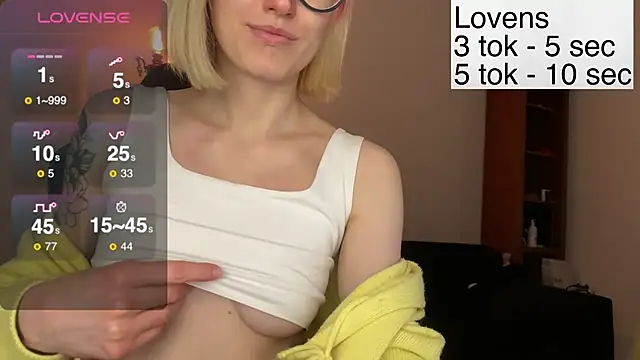 Snapshot of Sexy_Sweets chatting on 11/13/25, 06:51 Sexy Sweets online show from 11/13/25, 06:51