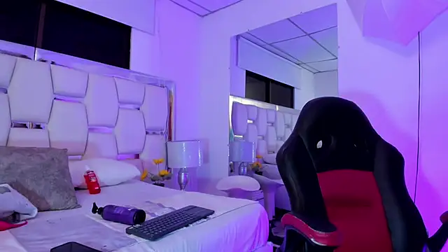 Naomi-Haruno online show from 01/08/25, 04:23