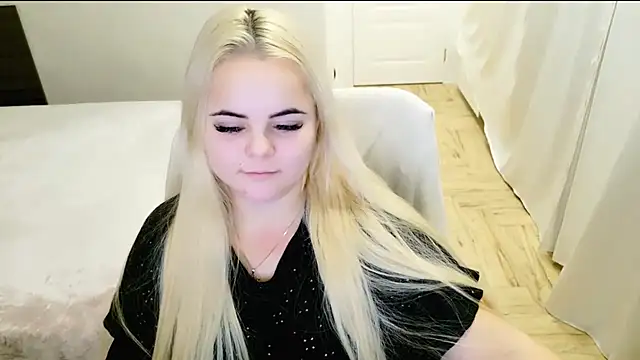 lovely-eyes online show from 12/26/24, 12:57