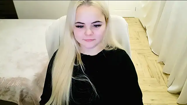 lovely-eyes online show from 12/29/24, 01:45