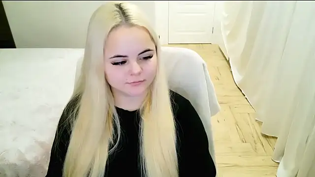 lovely-eyes online show from 12/30/24, 03:47