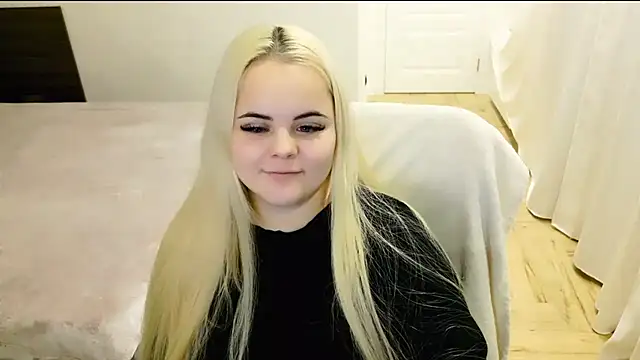 lovely-eyes online show from 12/31/24, 01:26