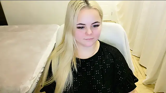 lovely-eyes online show from 01/03/25, 11:55