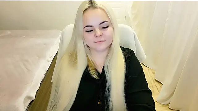 lovely-eyes online show from 01/05/25, 12:31