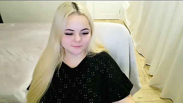 lovely-eyes online show from 01/05/25, 03:32