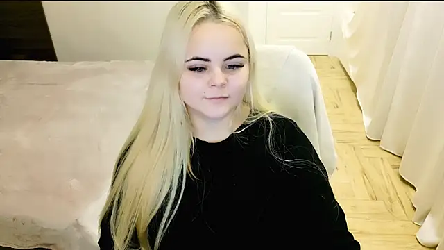 lovely-eyes online show from 01/09/25, 03:58