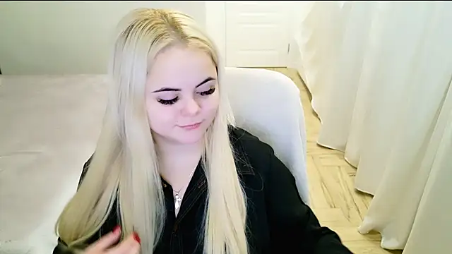 lovely-eyes online show from 01/22/25, 10:26