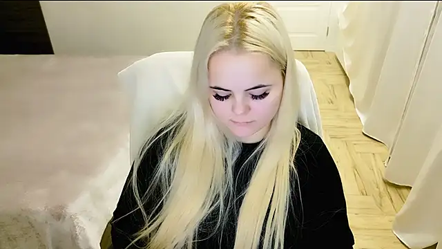 lovely-eyes online show from 01/23/25, 11:26