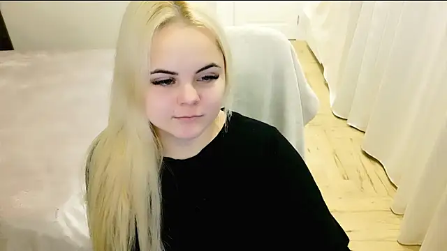 lovely-eyes online show from 01/25/25, 09:25