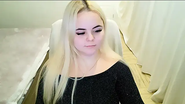 lovely-eyes online show from 02/17/25, 12:32