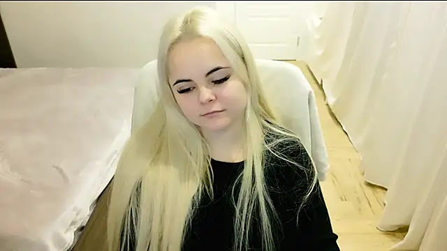 lovely-eyes online show from 02/25/25, 09:13