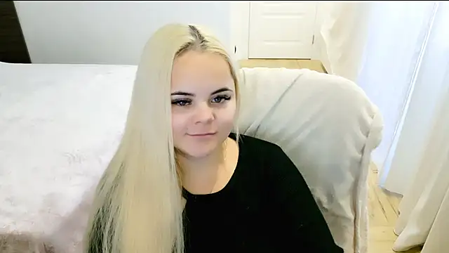 lovely-eyes online show from 03/19/25, 05:41